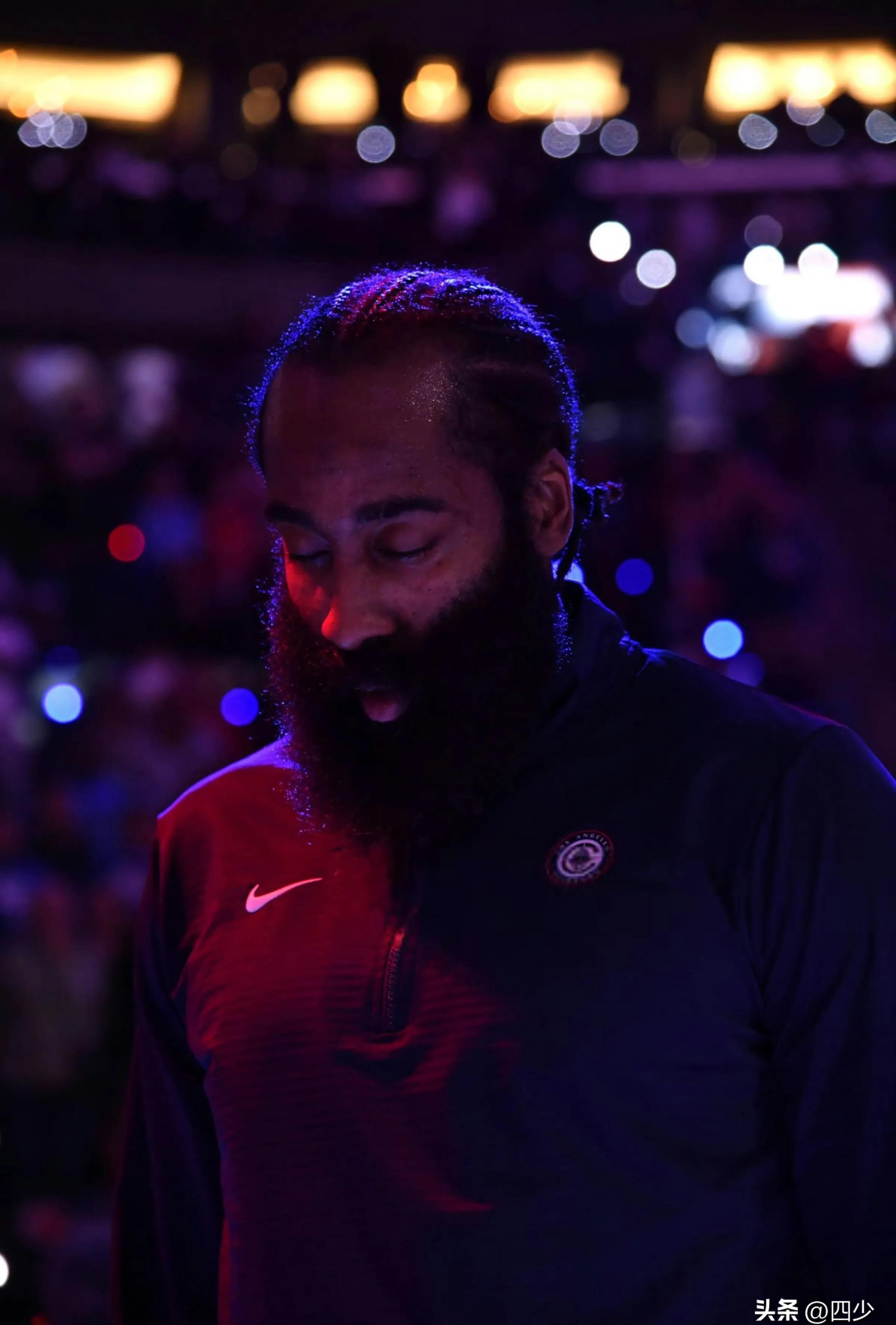 南宫电竞大舞台哈登回归赛场，出色防守首场状态亮眼，拜仁观众沸腾！的简单介绍