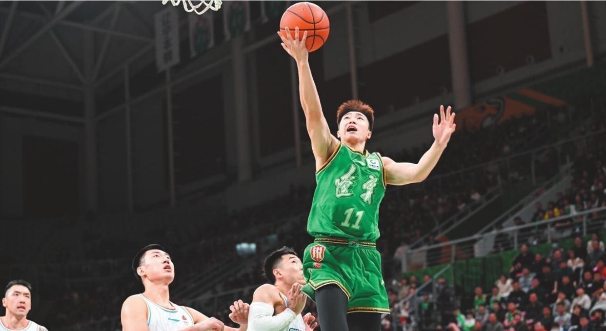 南宫NG官方网站荷甲集结日再迎强敌；山东男篮调整名单；主帅态度——球迷炸锅；球队文化再被提及的简单介绍